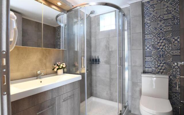 Melia Luxury Suite with pool