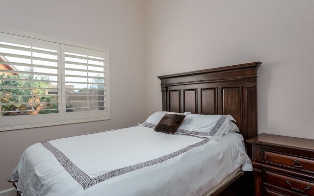 Casa Willow 4 Bedroom Home by RedAwning