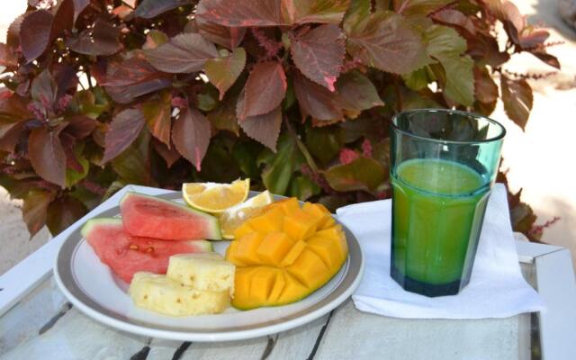 Yellow Card Apartment & Bungalow