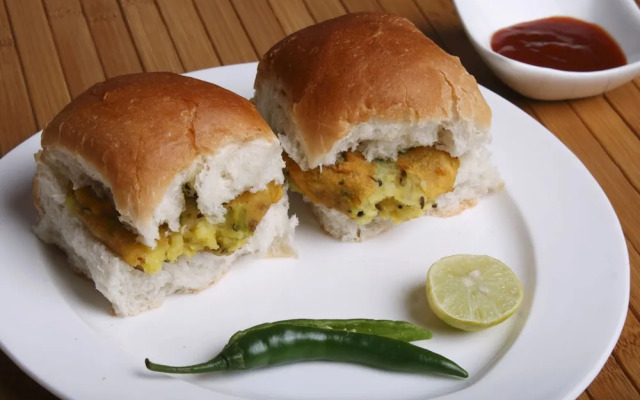 OYO 27640 Hotel Blue Sapphire Residency