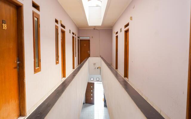 Hotel O Srimahi Residence