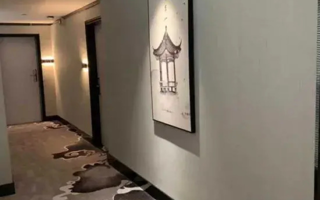 Beihai Bainian Hotel (Beihai Old Street)