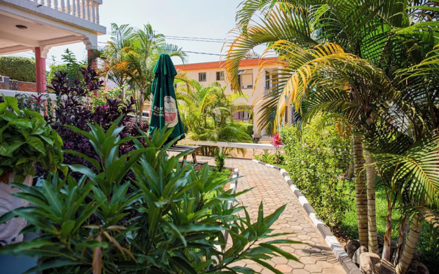 Romalo Hotel & Apartments