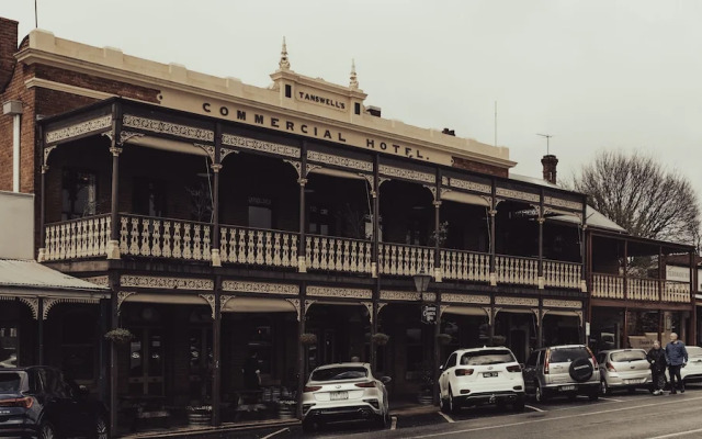 Tanswells Commercial Hote