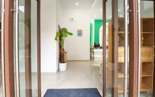 Zhufeng Concept Hotel (Baoshan High-speed Railway Station Branch)