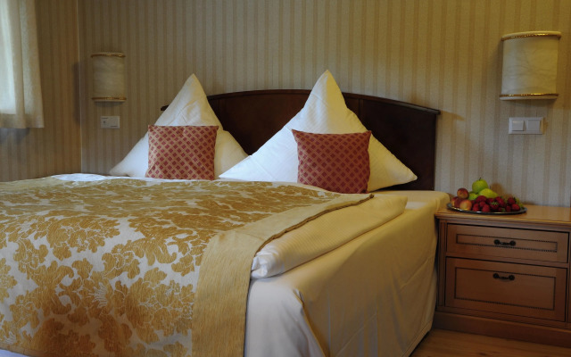 Hotel Schlossresidenz Heitzenhofen