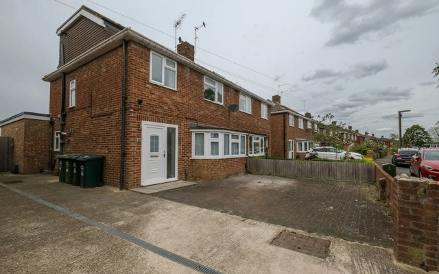 Stylish 4 Bedroom Home in Brightside Ave