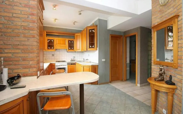 Lakshmi Apartment Universitet