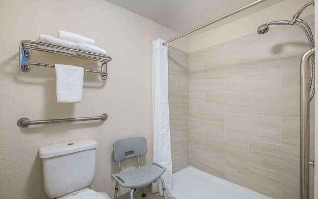 Quality Inn & Suites Suffolk West