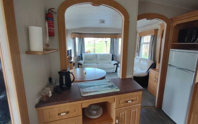 Charming 3-bed Caravan Cymtydu