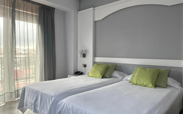 Hotel Mir Octavio