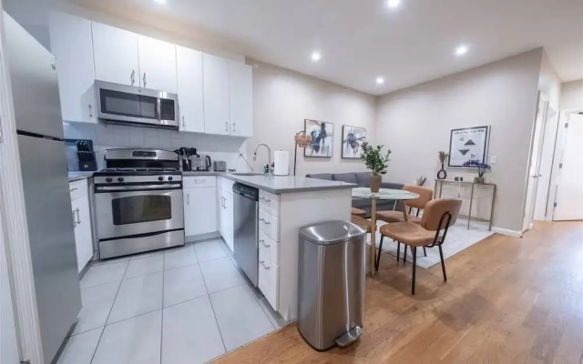 3 Bedroom Apartment Located In Manhattan