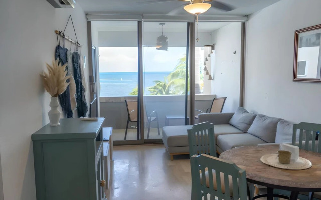 Beachfront and Ocean View Apartment