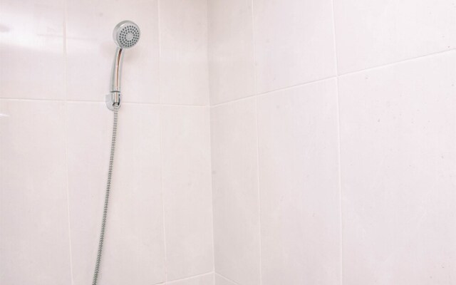 Elegant Studio with Single Bed at Evenciio Margonda Apartment