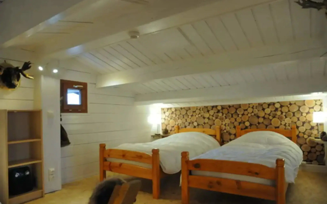 Inviting Holiday Home, Near Cave of Lorette, Namur and Parc Naturel Rgional des Ardennes - фото 4