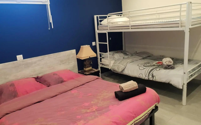 meublé au calme à 1 minute de la plage