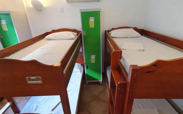 Bamboo Búzios Hostel