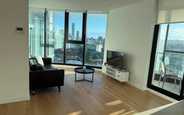 Top Floor Luxury Apartment Rooftop Pool CBD