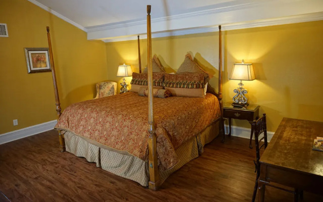 New World Inn - Downtown Pensacola