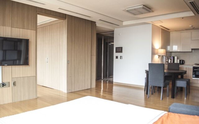 The november stay in Canal walk