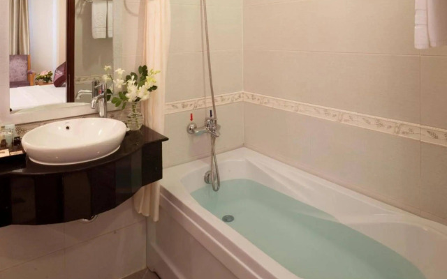 Silverland Sil Hotel