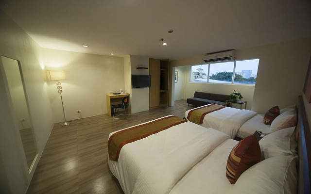 NS Royal Hotel
