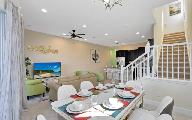 Simply Comfort Amazing 5bd Townhouse