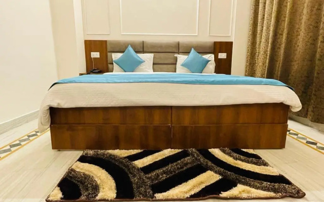 OYO 89326 Maharaja Hotel