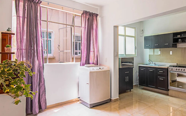 Roma Sur Balcony Apartments - Family Friendly