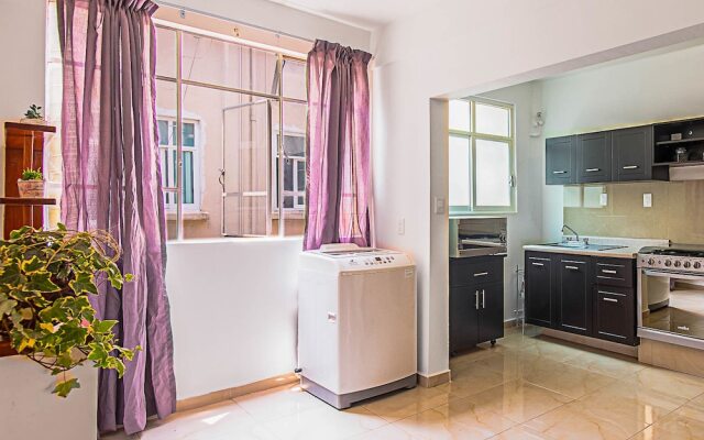 Roma Sur Balcony Apartments - Family Friendly