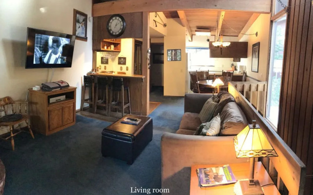Mammoth Estates - 4 Seasons of Beauty w/ Amenities!