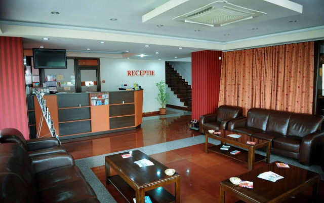 Lira Pacific Aparthotel