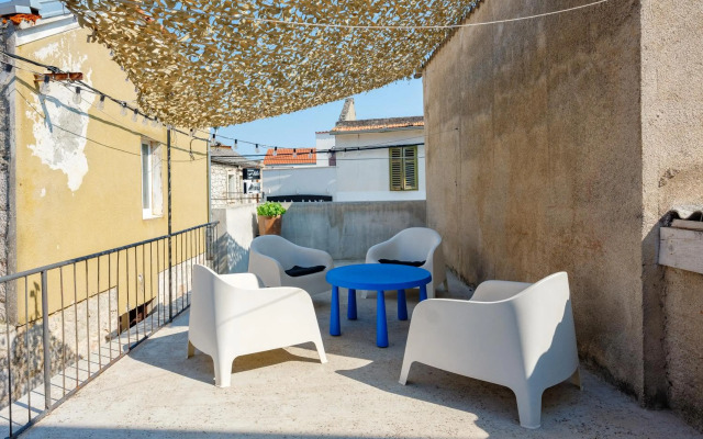 Hanna Cozy Old Stone House