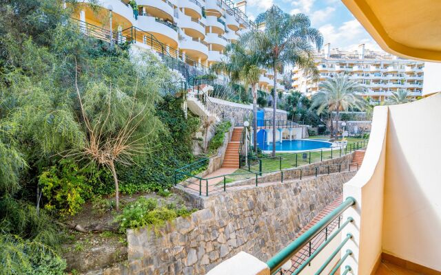SAT1-walking distance to Puerto Banus