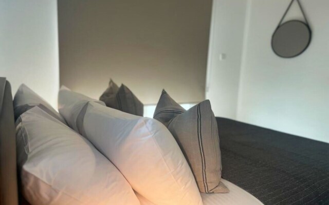 Phaedrus Living Coral Suite Tranquility
