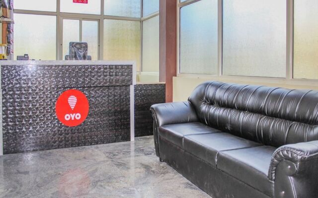 OYO 12840 Sri Guru Residency