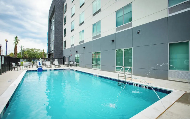 Holiday Inn Express & Suites Pensacola Airport Nor