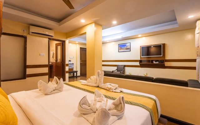 Yellow Pagoda Hotel
