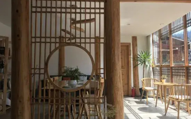 Jiuqi Xijiang Qijian Hostel