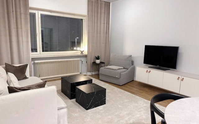 Bright & Cozy 2BR Home in Central Lahti