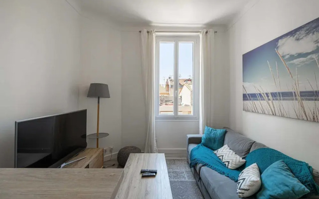 Beautiful Renovated Apartment - Carre D'or - 1br/2p