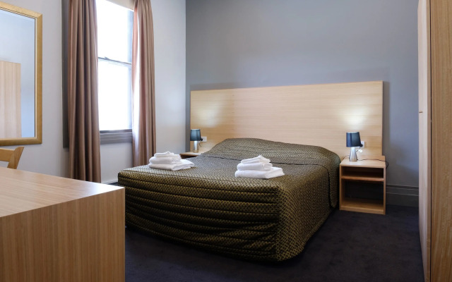 Royal Exhibition Hotel