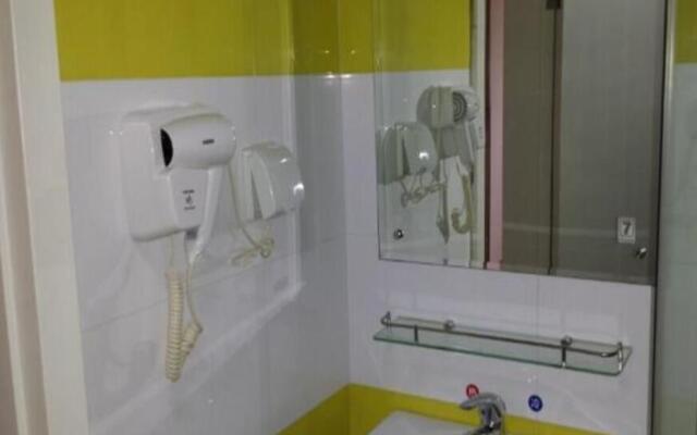 7 Days Inn Zhongshan Southern District Spring Department Store Branch – Bathroom – Zhongshan
