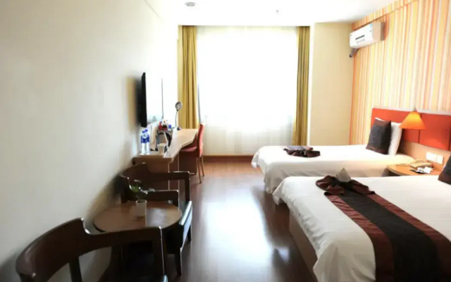 Home Inn Jilin Century Plaza Huashan Road