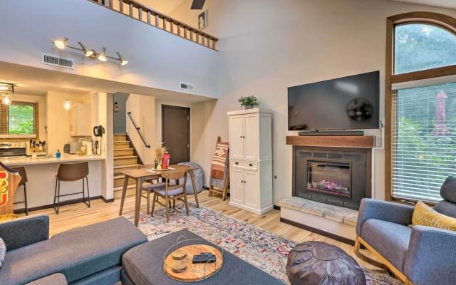 Family-friendly Galena Townhome w/ Community Pools