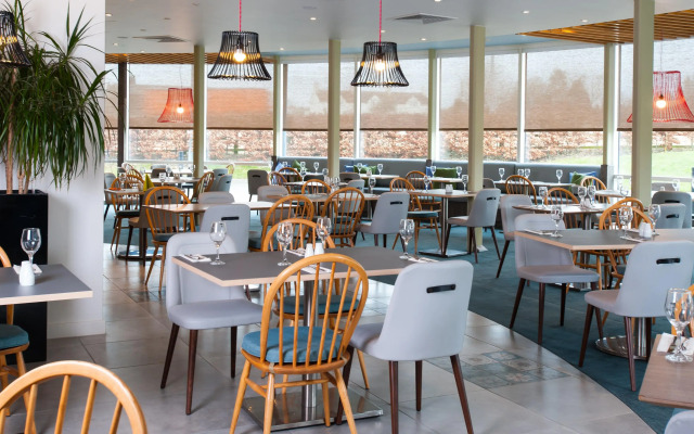 Holiday Inn Salisbury - Stonehenge by IHG