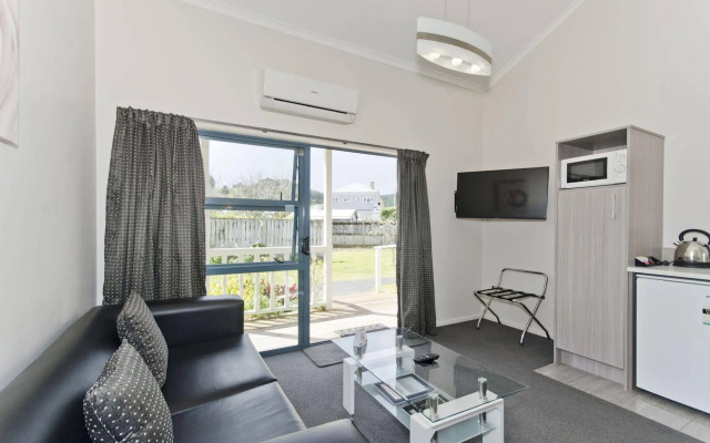 Matakana Motel
