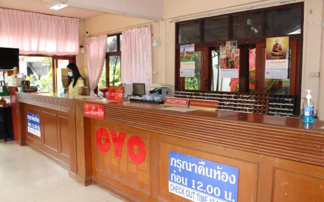 Oyo 75409 Premium The Family Hotel