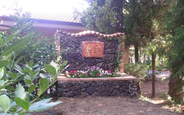 Villa sull'Etna immersa nel bosco