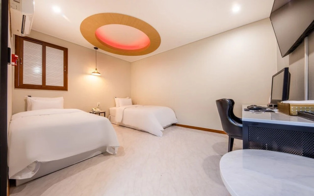 Jecheon Cats Hotel